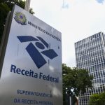Receita Federal retoma exigência da e-Financeira para fintechs após operações