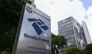Receita Federal retoma exigência da e-Financeira para fintechs após operações