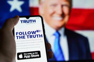 Rede social de Trump testa IA em parceria com a