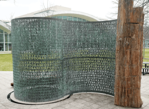 Resposta de código presente em escultura da CIA será leiloada;