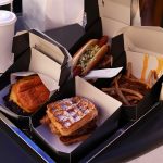 Restaurante da Tesla nos EUA mal abriu e já reduziu