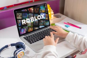 Roblox é dominado por predadores sexuais, diz procuradora nos EUA