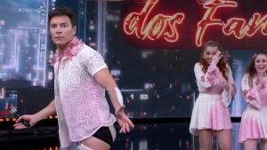 Rodrigo Faro mostra o bumbum no Domingão e deixa Luciano