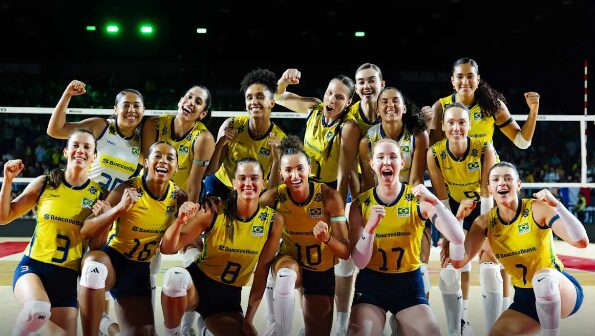 Seleção brasileira de vôlei mantém 100% de aproveitamento no Mundial