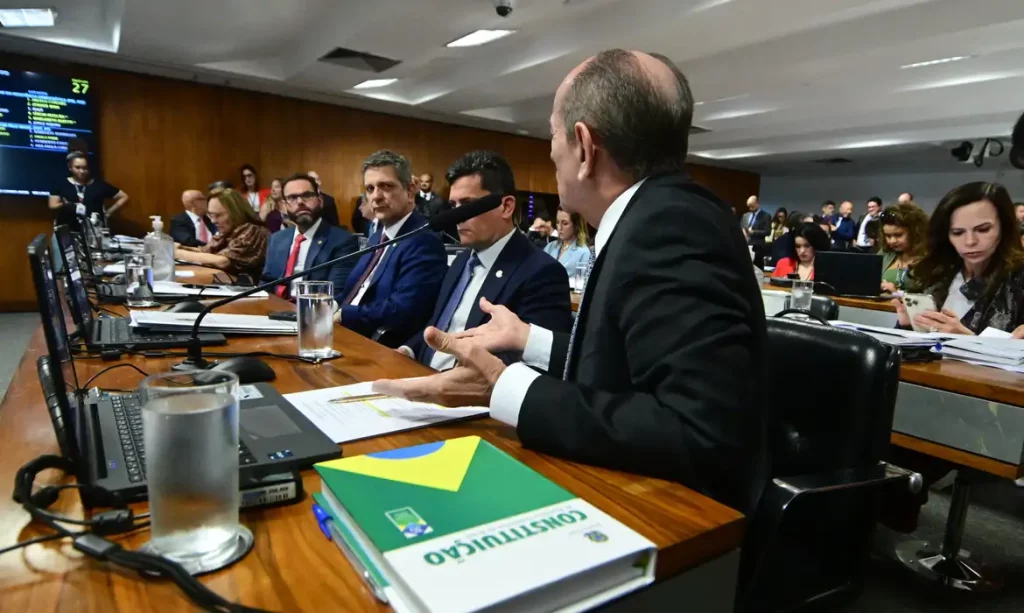 Senado aprova projeto contra a “adultização” de crianças