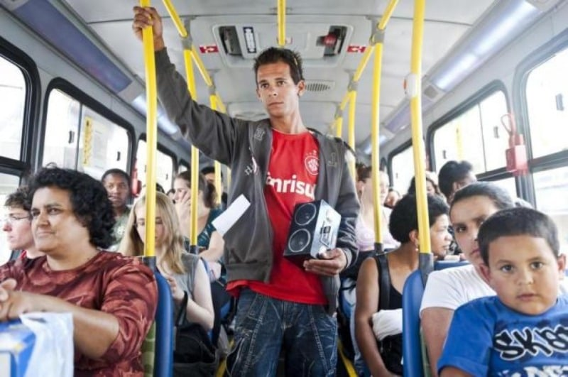 Som alto será proibido nos transportes coletivos do Rio –
