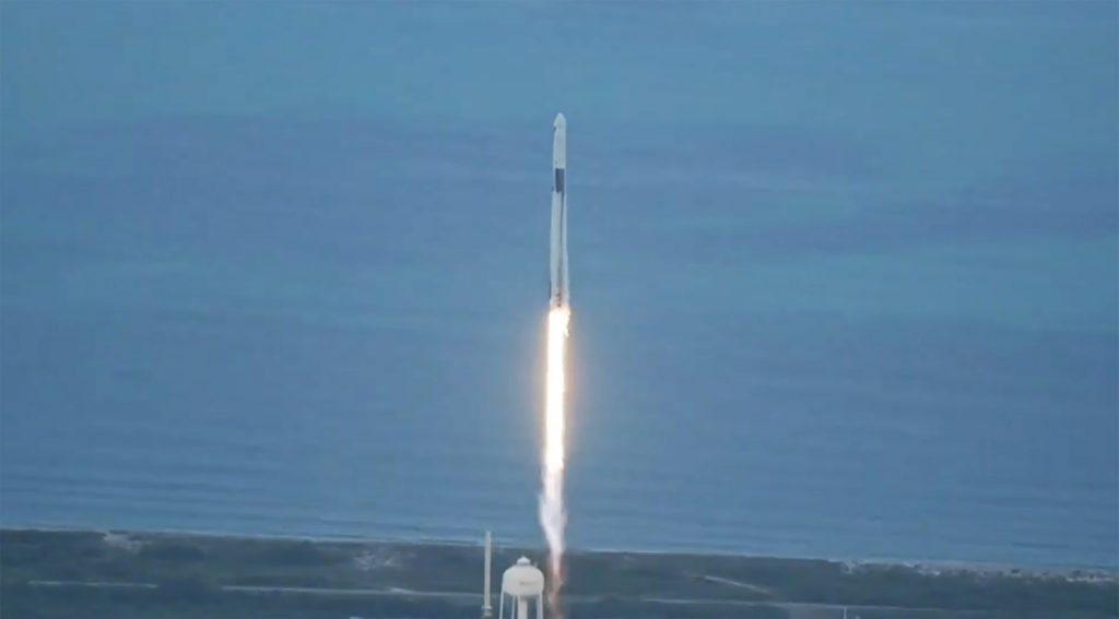 SpaceX lança astronautas com sucesso para a Estação Espacial Internacional