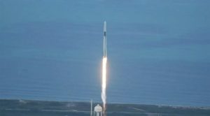 SpaceX lança astronautas com sucesso para a Estação Espacial Internacional