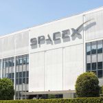 SpaceX leva bilhões em contratos federais, mas quase não paga