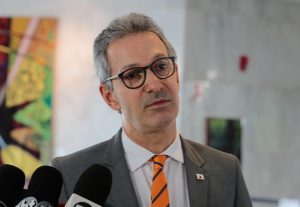 TCE suspende intervenção e militarização de Zema em 721 escolas