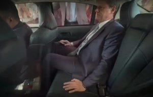 Tarcísio visita Bolsonaro sob autorização de Moraes – Agenda do