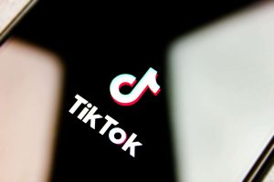TikTok lança versão “Pro” com foco em caridade e sem