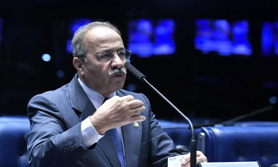 Titular da CPMI do INSS é senador investigado por desvio