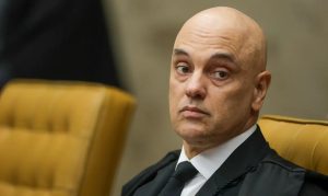 Trama golpista: Moraes pede data para julgamento de Bolsonaro e