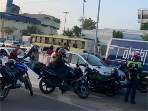 Tropas de choque agem para conter manifestação de motoboys na