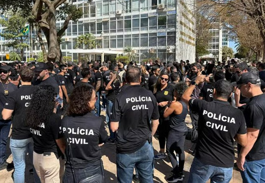 União propõe 18% de reajuste a policiais civis do DF,
