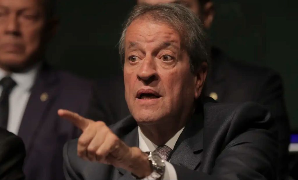 Valdemar recorre ao STF para tentar ver Bolsonaro em prisão
