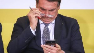 Veja o que a PF achou no celular de Bolsonaro