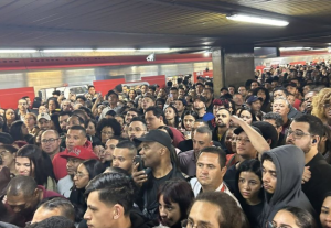 fim do serviço 710 da CPTM provoca caos e superlotação