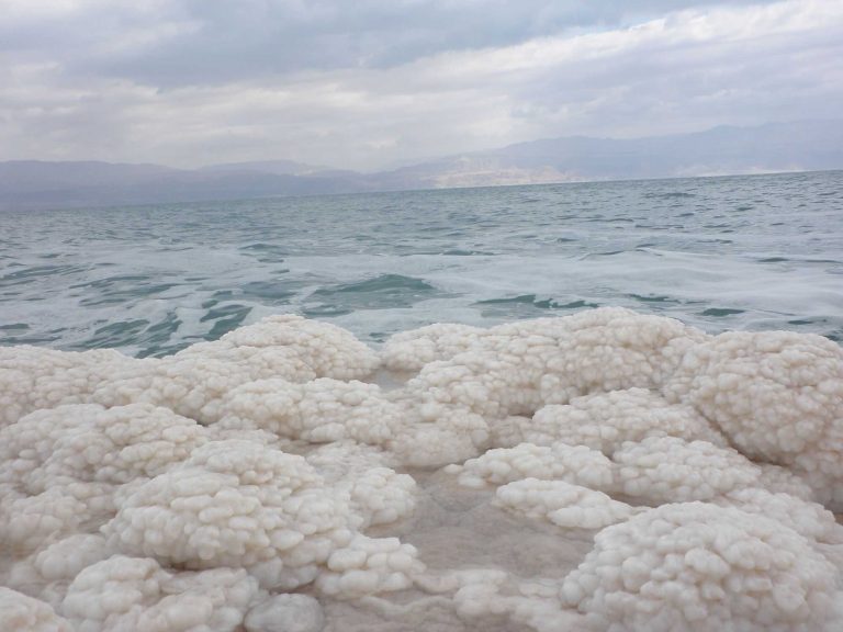 ‘Gigantes de sal’ do Mar Morto podem revelar segredos da