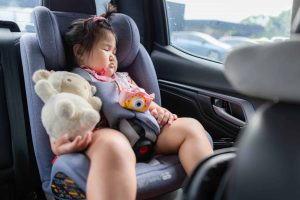4 cadeirinhas de carro para transportar bebês e crianças com