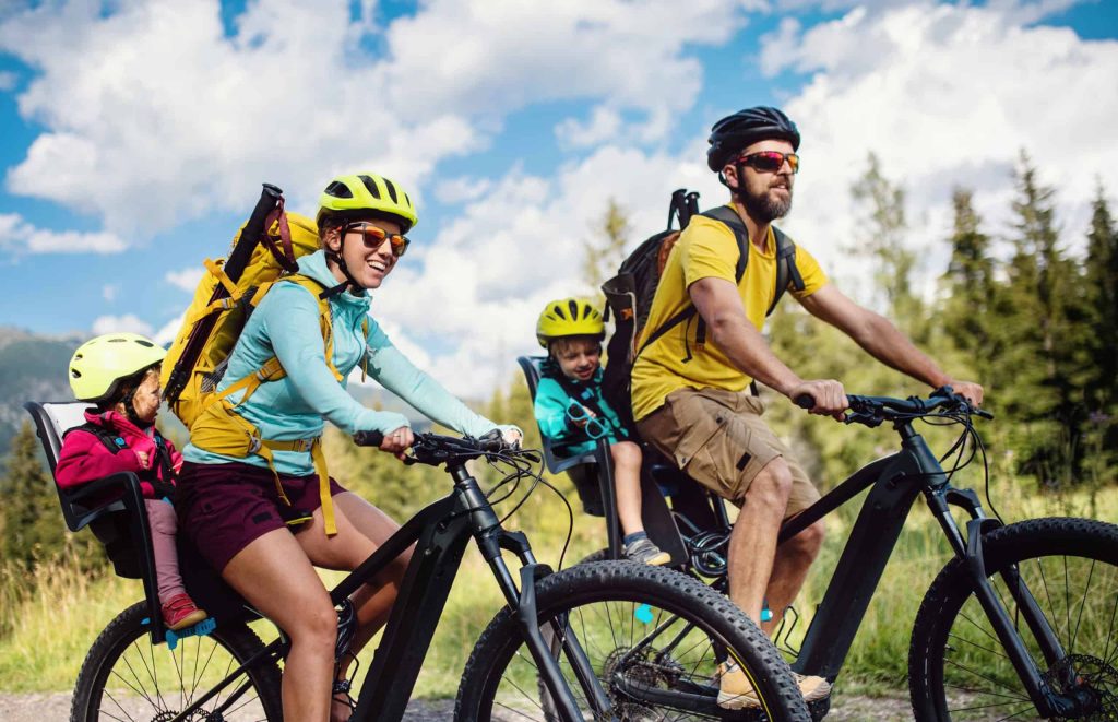 4 cadeirinhas para transportar crianças na bicicleta com segurança
