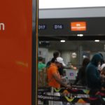 Aeroporto Santos Dumont fecha para limpeza da pista após vazamento