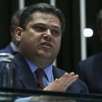 Alcolumbre busca alternativa à anistia para evitar choque com STF