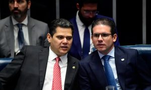 Alcolumbre e Motta discutem anistia sem chegar a acordo sobre