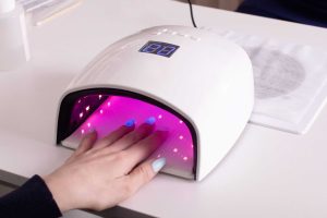 Alguns tipos de esmalte em gel estão proibidos na Europa
