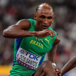 Alison dos Santos conquista a prata nos 400m com barreiras