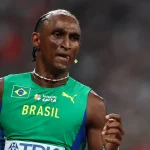Alison dos Santos se classifica para final no Mundial de