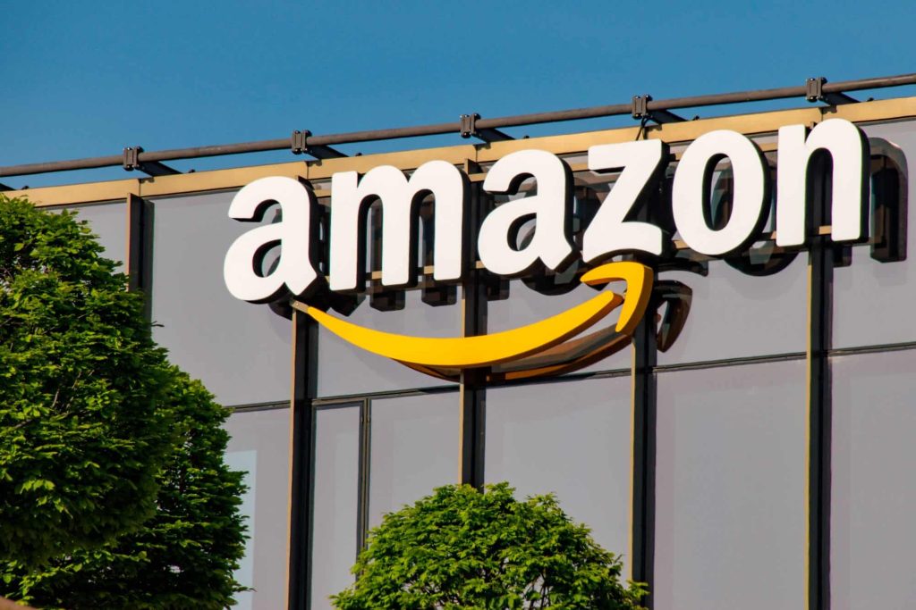 Amazon intensifica uso de IA generativa em suas finanças