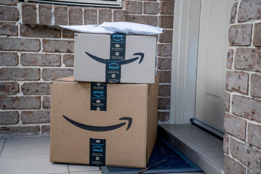 Amazon lança agente de IA para automatizar tarefas de vendedores