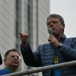Anistia de Bolsonaro: Tarcísio retorna a Brasília para reforçar articulação