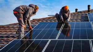 Apagão? Aneel discute riscos do excesso de energia solar no