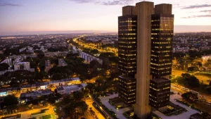 Ata do Copom: BC prevê juros elevados por 'período prolongado'