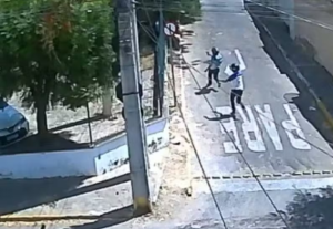 Atiradores disparam contra escola em Sobral, deixam dois mortos e