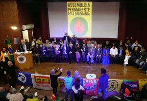 Ato no Clube de Engenharia defende o Brasil e repudia