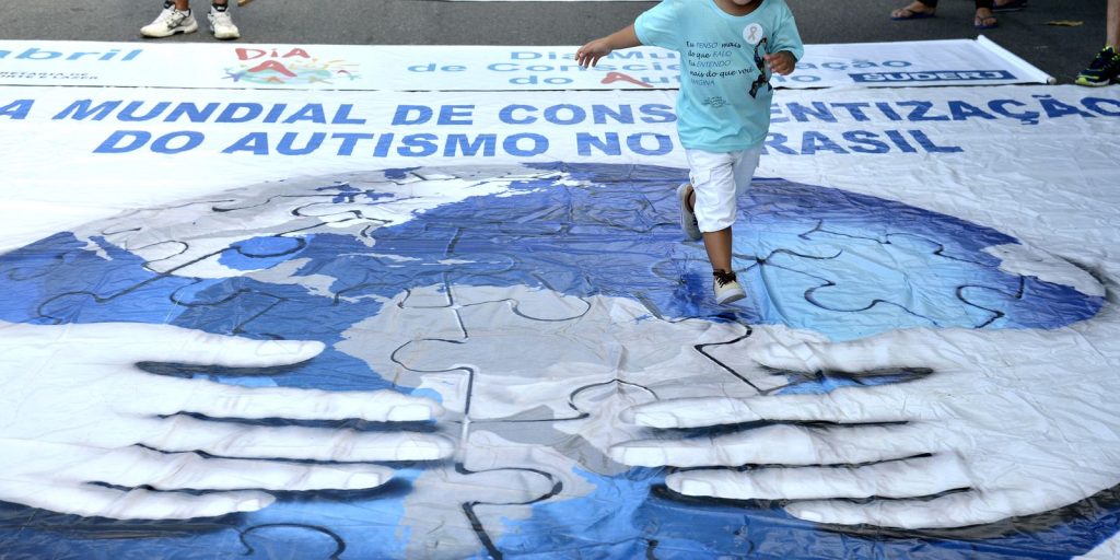 Autismo: nova linha de cuidado pede teste a partir dos