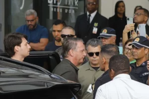 Bolsonaro não tem previsão de alta, diz deputado