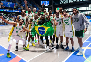 Brasil derrota EUA por 92 a 77 e vai às