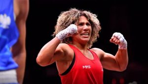 Brasileira é campeã mundial de boxe em Liverpool