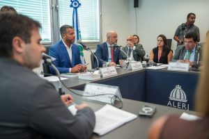 CCJ da Alerj inicia discussão de mensagens do governo –