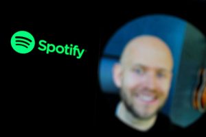 CEO do Spotify deixa o cargo após quase 20 anos