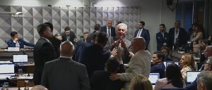 CPI do INSS quase termina em briga entre deputados durante