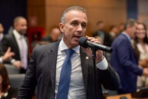 Caiado propõe criação de portais para ampliar transparência em fundos