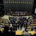 Câmara aprova blindagem inédita para parlamentares em votação no 1º
