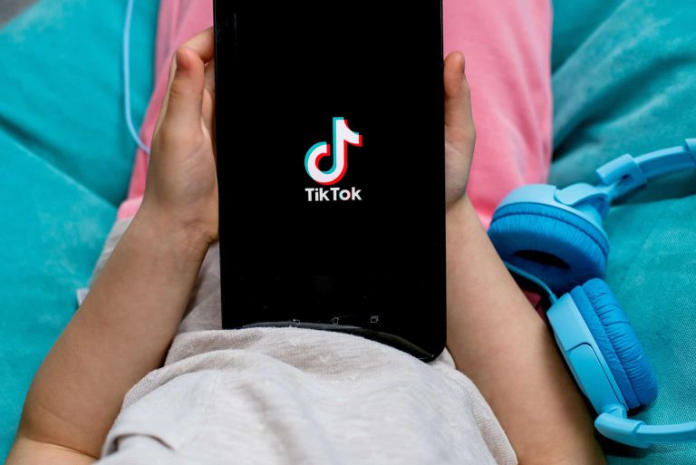Canadá: TikTok usou dados de crianças para impulsionar anúncios