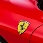 Clássico repaginado? Conheça o novo superesportivo da Ferrari